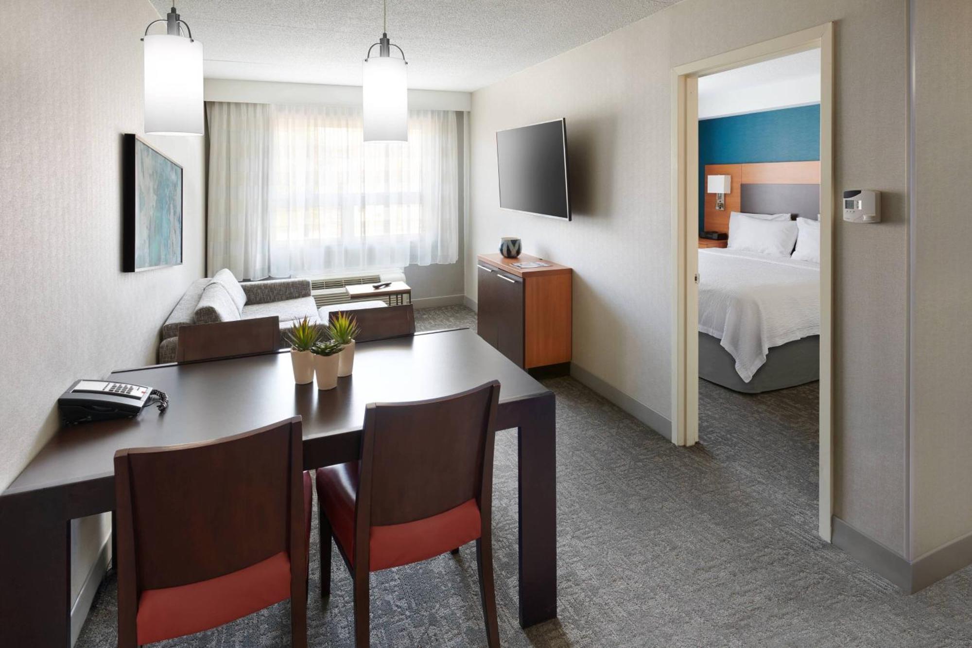 Towneplace Suites By Marriott Mississauga-Airport Corporate Centre Экстерьер фото