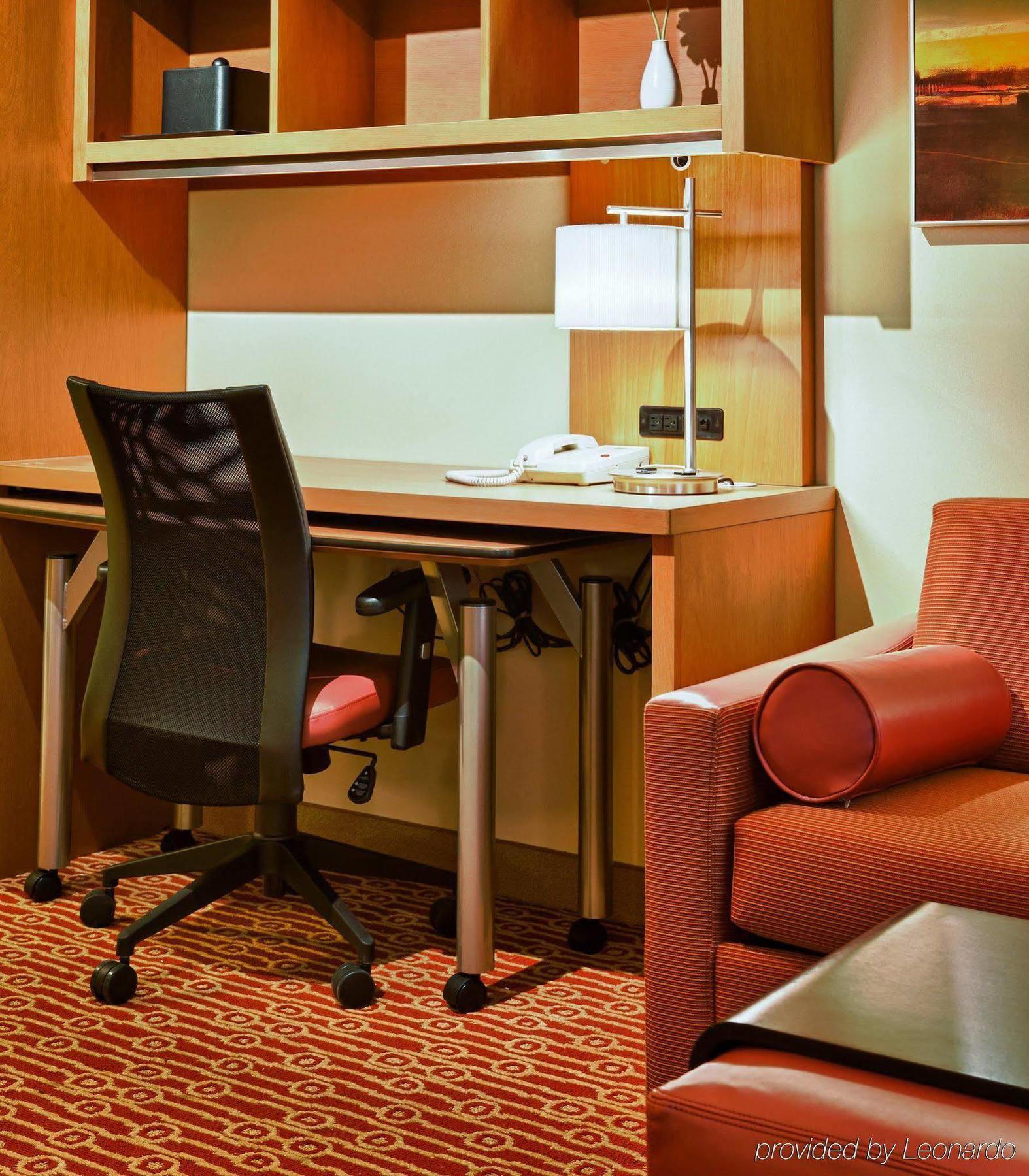 Towneplace Suites By Marriott Mississauga-Airport Corporate Centre Номер фото